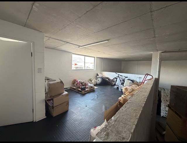 197M² WAREHOUSE TO LET IN FIRGROVE